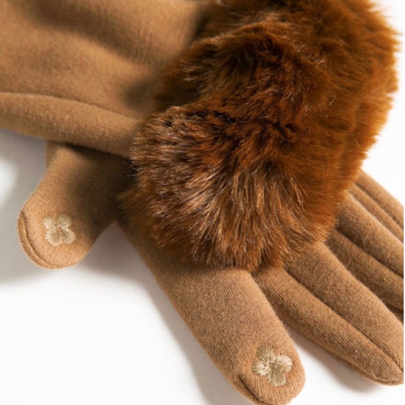 ✨HOST PICK💫Faux Fur Lined Gloves - Touch Friendly - Picture 2 of 2